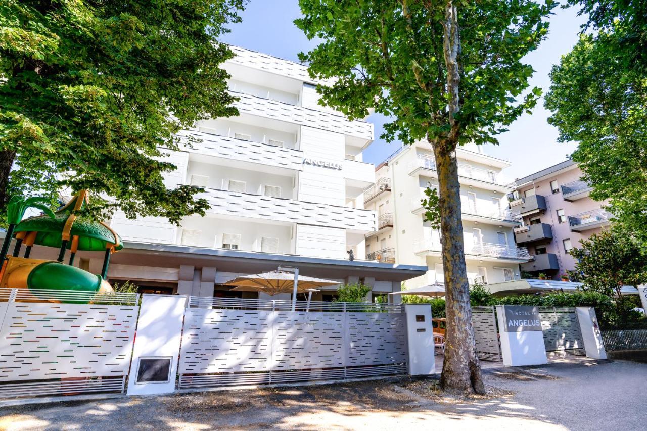 Hotel Angelus Римини Екстериор снимка