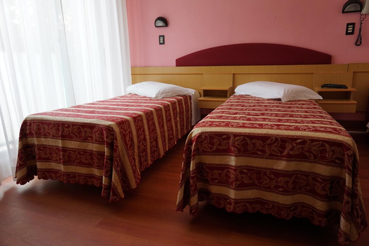 Hotel Angelus Римини Екстериор снимка