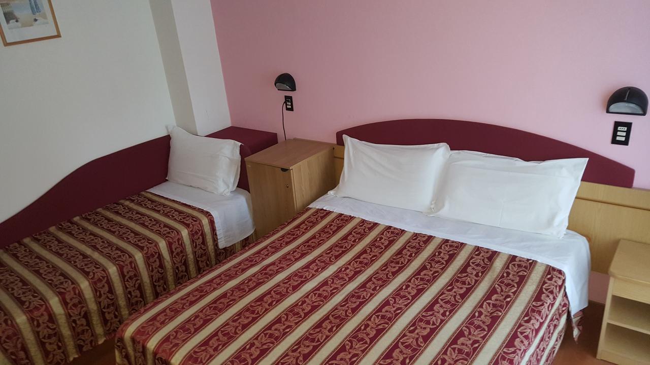 Hotel Angelus Римини Екстериор снимка